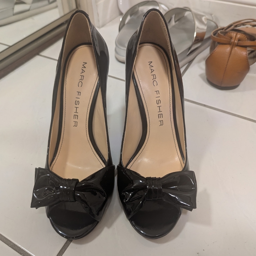 Marc Fisher Glossy Black Bow Heels